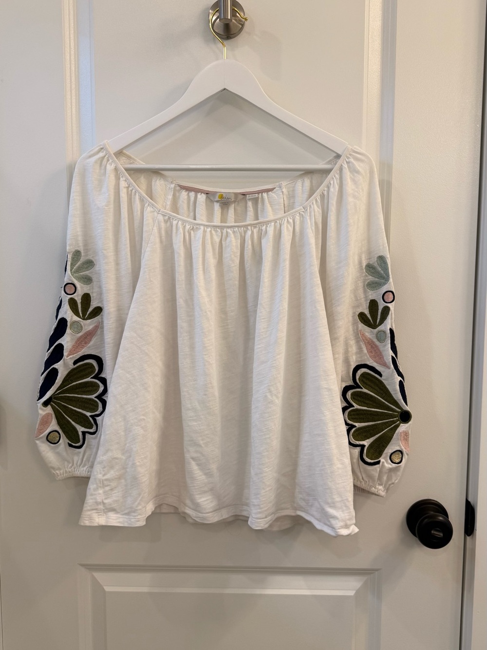 Boden White Peasant Tunic with Multicolor Floral Embroidery